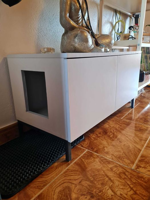 Caixa de areia oculta para gato