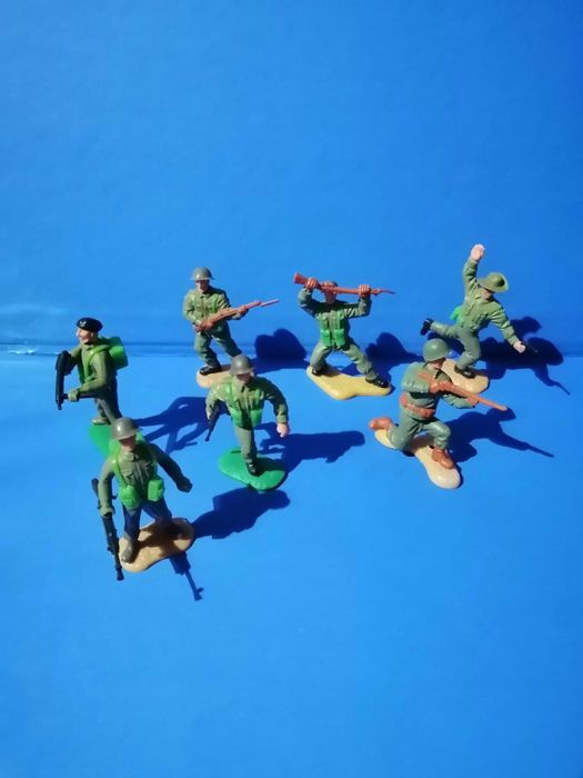Timpo Toys - 8 Fotos