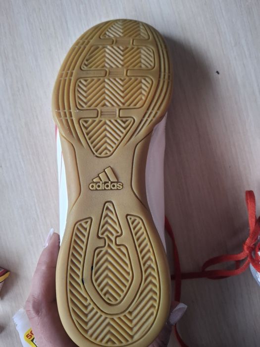 Копи, бутси, футзалки