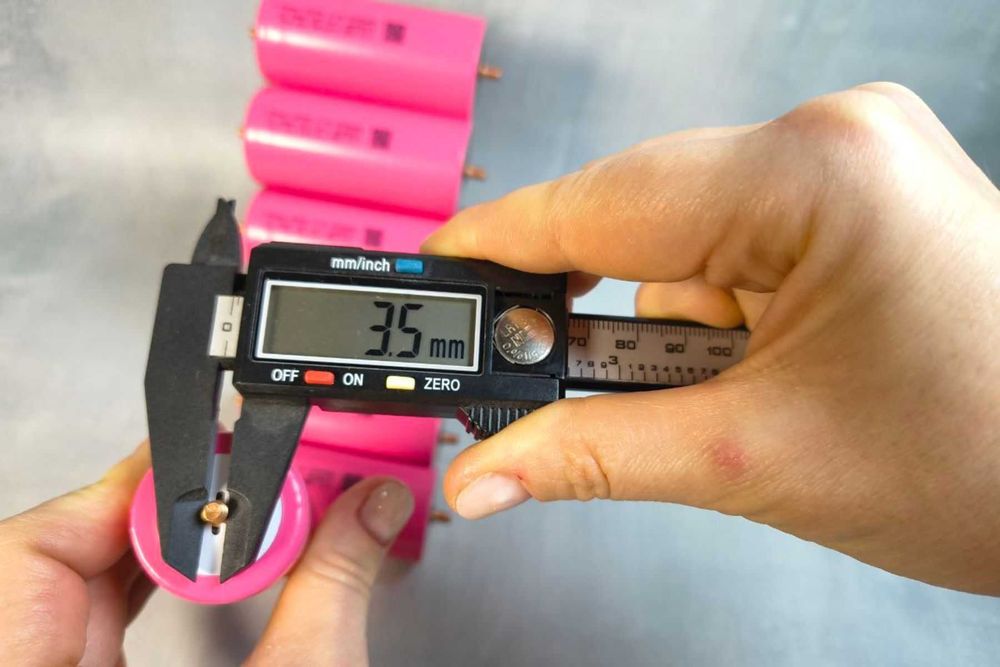 Железо фосфатный аккумулятор 3.2V BIG ASS 32700 6700mAh 3.35A LIFEPO4