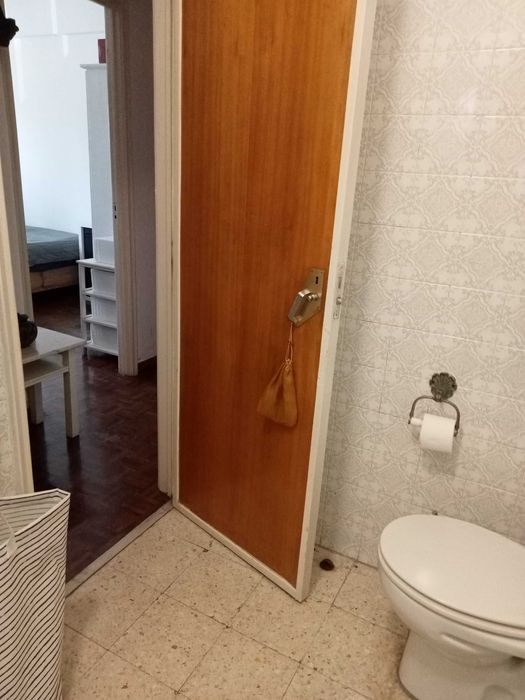 Quarto para arrendar em benfica