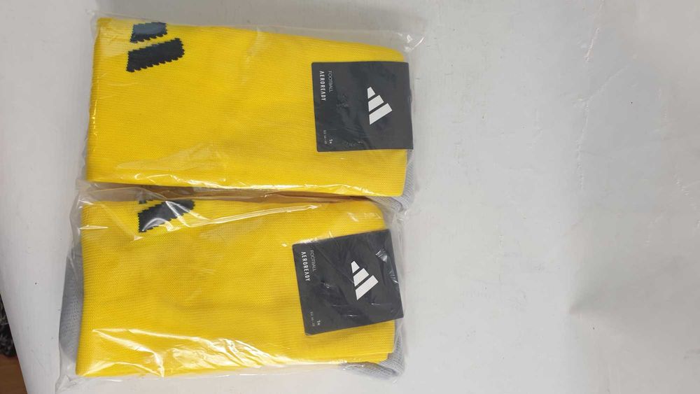 Getry piłkarskie adidas żółty r. 46-48