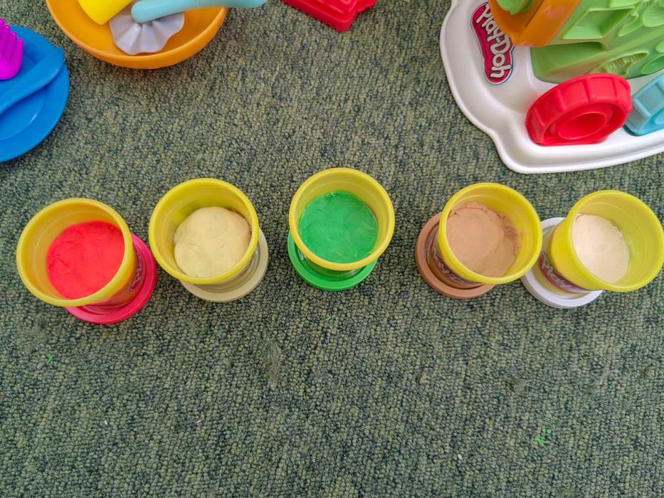 Play-Doh Fábrica de Plasticina Massa Kitchen Creations - B9013