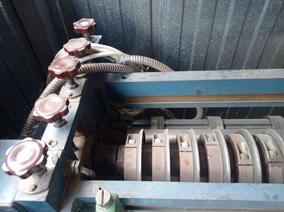 Продаж станків з виробництва гофро-тари.