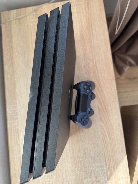PlayStation 4 Pro 1TB + ігри