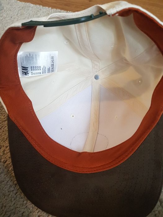Chapéu novo H&M.