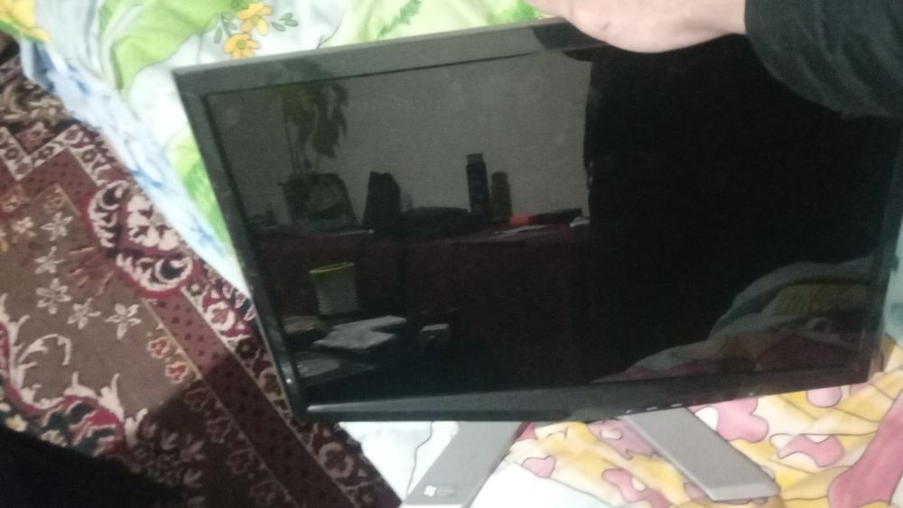 Комп'ютерний монітор продам недорого в хорошому стані