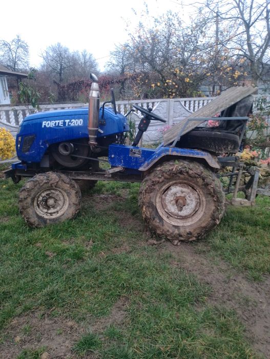 Продам трактор Forte 200