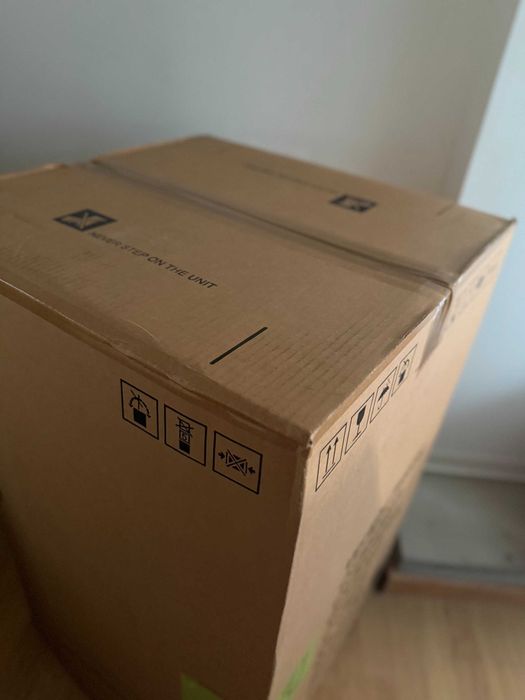 Congelador Vertical Candy 90L NOVO e ainda embalado
