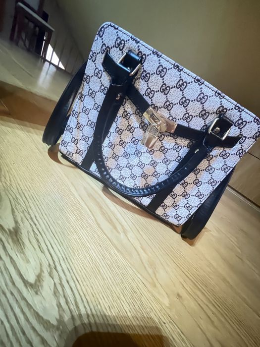 Torebka w dobrym stanie