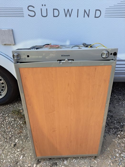 Frigorífico trivalente Dometic RM7290