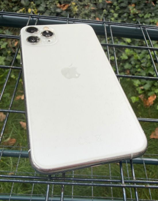 Apple iPhone 11 Pro 256 GB silver / biały, bateria 84%