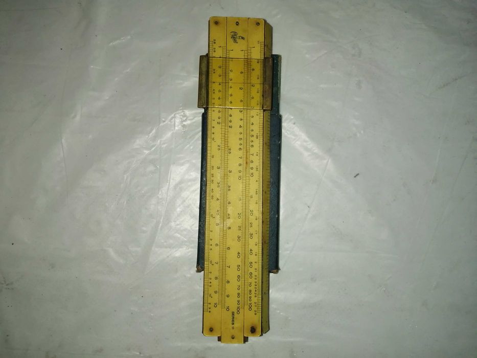 Régua de cálculo de Engenharia. Muito bom estado. Vintage
