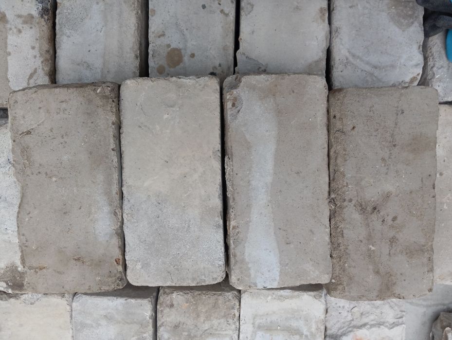 Продам  кирпич красний-білий,білий(силікатний-полуторний) ракушняк,шла