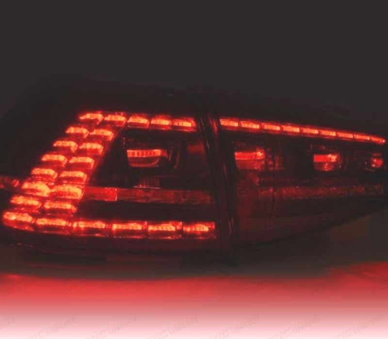 FAROLINS VOLKSWAGEN VW GOLF 7 12-17 LOOK GTI LEDS INDICADORES DINÂMICOS VERMELHO