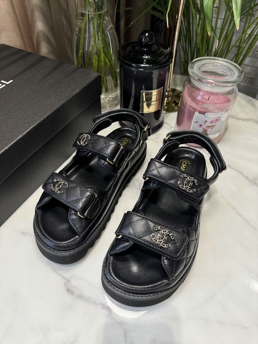 Sandały Chanel black leather