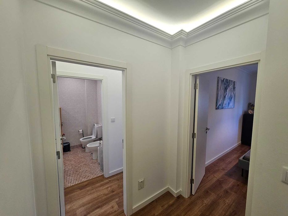 T2 c/ suite + Garagem Box p/ 2 Carros c/ Wallbox.