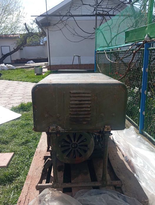 Продам бензиновий генератор 4 кв