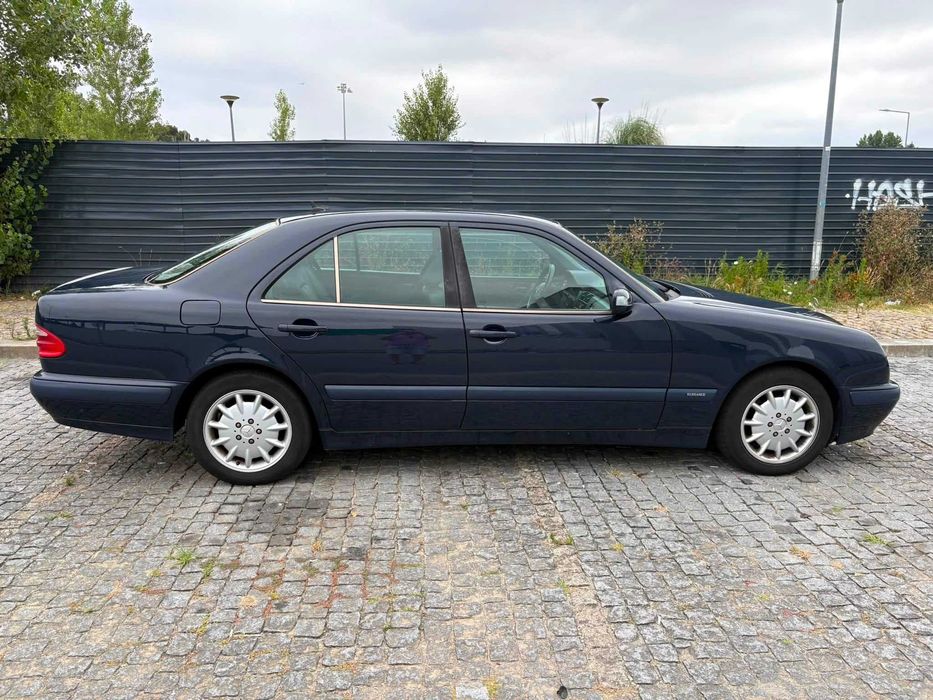 MERCEDES-BENZ E270 CDI ELEGANCE (W210) Diesel Impecável — photo 5