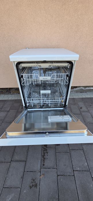 Посудомийна Miele окремостояча