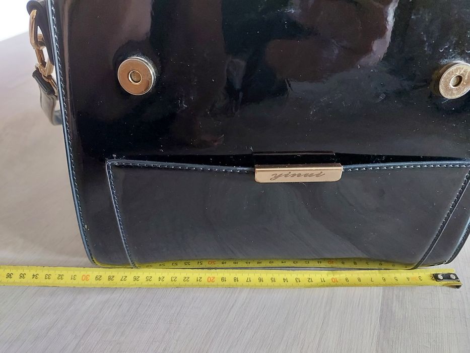 Сумочка жіноча лакована