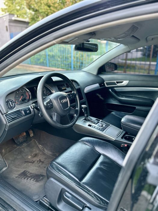 Audi A6 C6.
