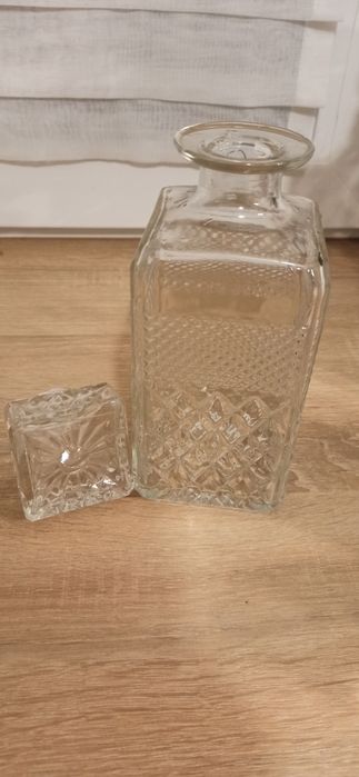 Karafka na wino 600 ml