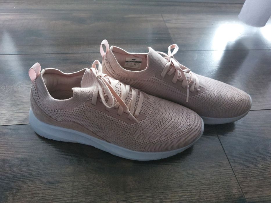 Buty damskie 4F. Rozmiar 39
