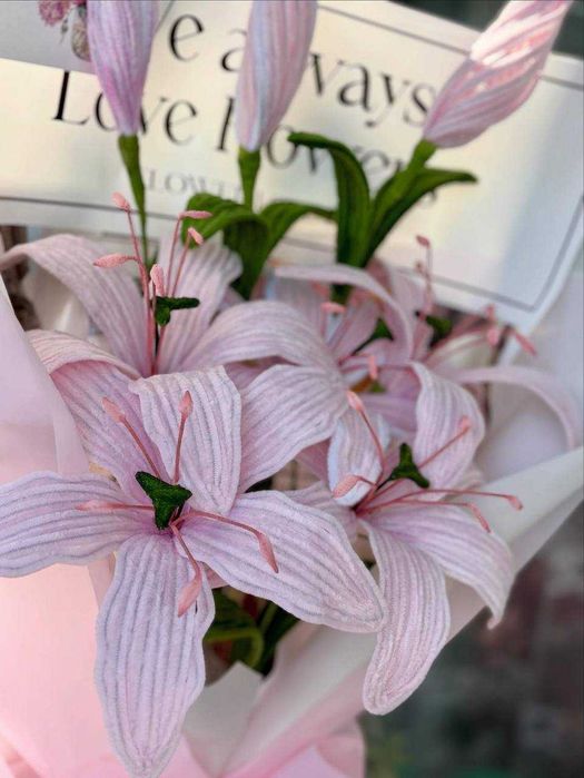 Неймовірний букет лілій ручної роботи