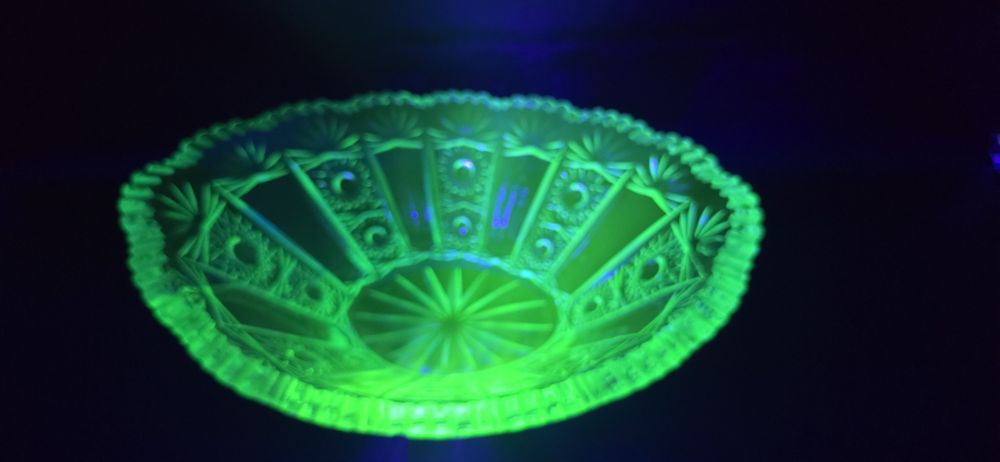 Uran szkło uranowe zdobione turkusowe