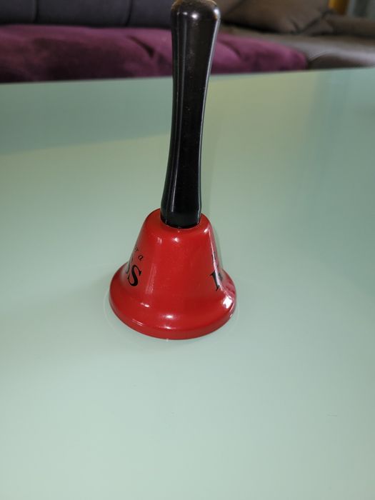 Dzwonek ręczny jak nowy