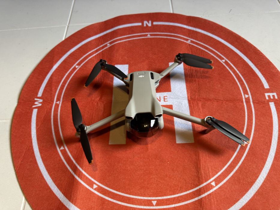 Drone DJI Mini 3 + Comando RC + 2 Baterias + Carregador + lentes Estoj