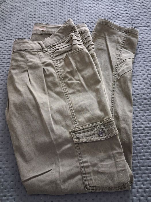 Calças como novas de vários estilos e marcas.