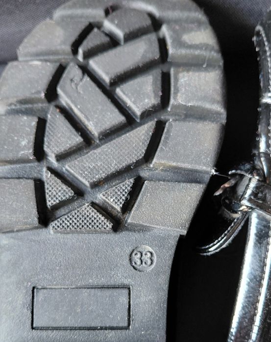 Czarne lakierowane mokasyny Deichmann 33