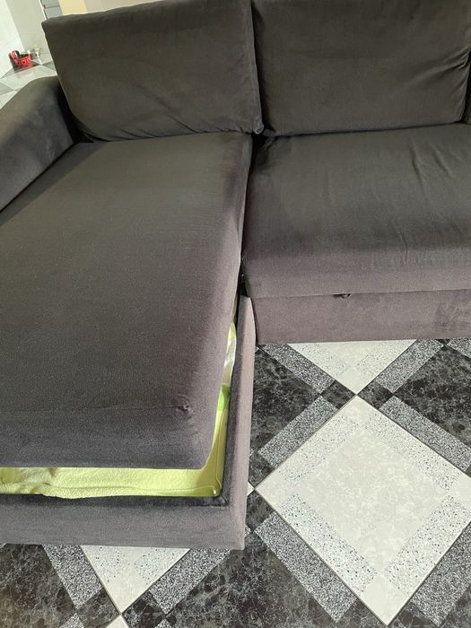 Sofa cama com chaise loungue e arrumacao