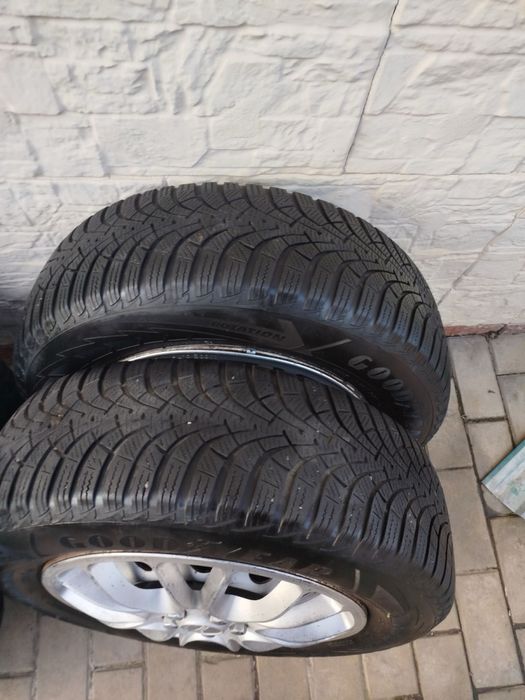 Шини зимові з дисками 195/65R15