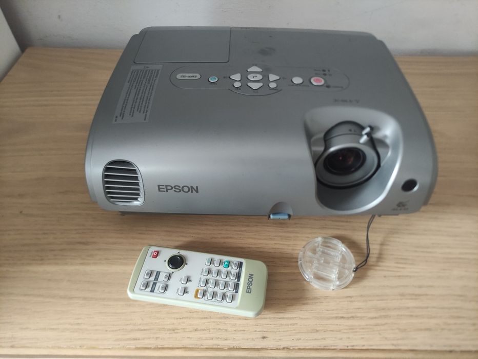 Projektor EPSON EMP-82 2000ANSI 3LCD XGA USB