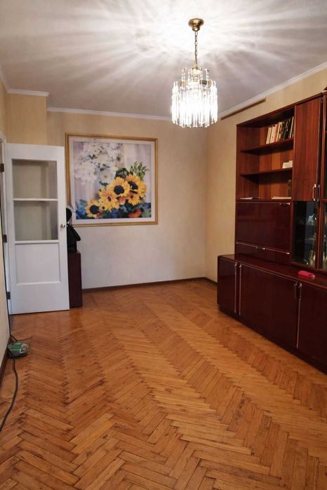 Продам 1-комнатную квартиру на Ак. Заболотного. Жилая. 3 этаж