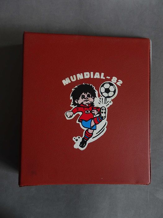 Antigo dossier escolar A5 - Mundial 82 (bordeaux)