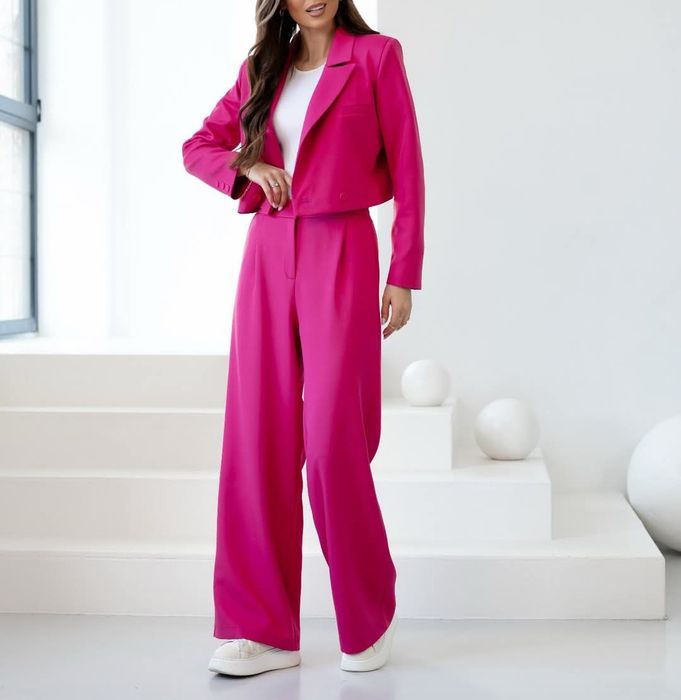 Stylowy damski garnitur - Nowy, okazja!