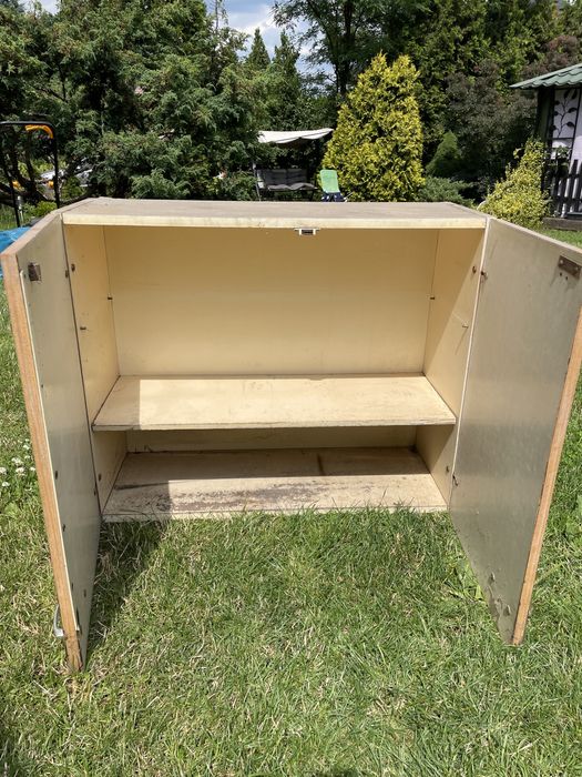 Szafka do garażu piwnicy spiżarki