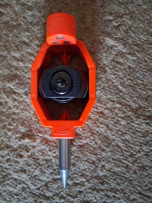 Minilustro realizacyjne - LEICA