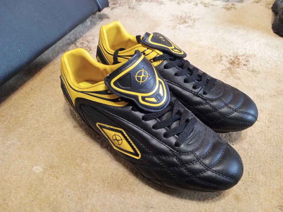 buty korki pilkarskie
