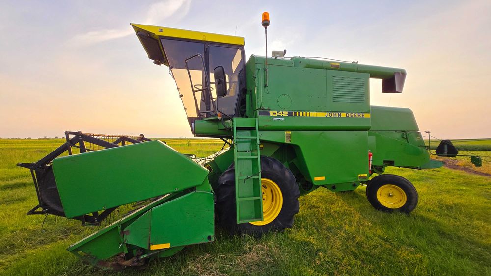 Комбайн Джон дір 1042 3м.