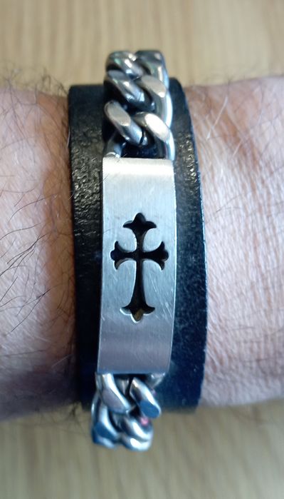 Браслеты кожаные .