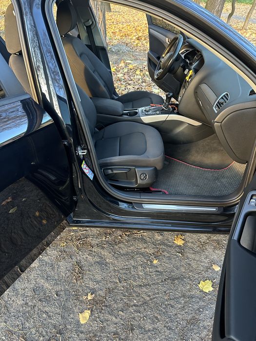 Сідушки Audi a4 b8 2012 + дверні карти