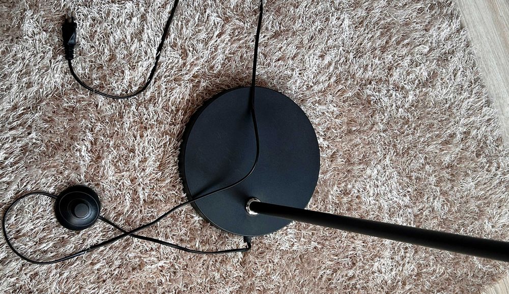 Lampa stojąca Czarna kula   regulacja wysokości.