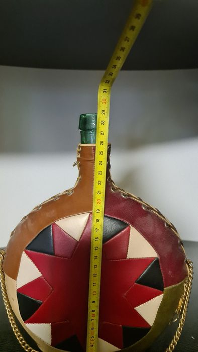 Butelka karafka manierka bukłak