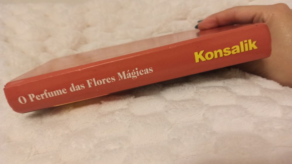 Livro O Perfume das Flores Magicas