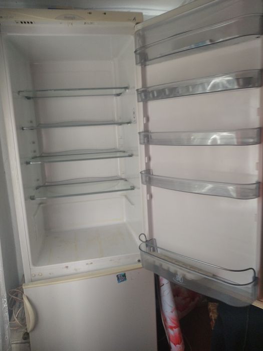 Холодильник на запчастини